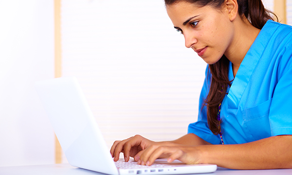 Nurse_On_Computer