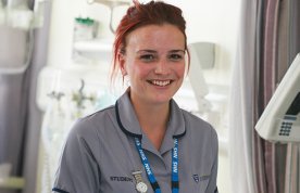Nursing student tips: a student on placement in a clinical setting