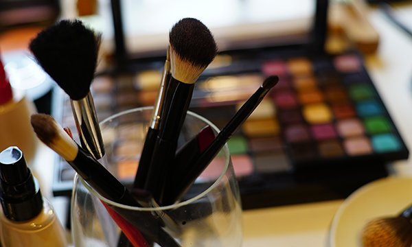 Brushes for eye make-up