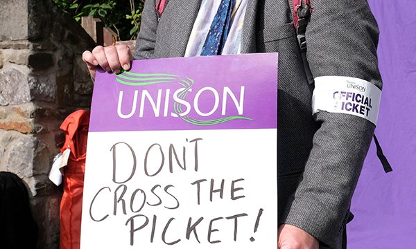  Unison Don't Cross The Picket sign: the union is challenging law change on using agency nurses during strikes