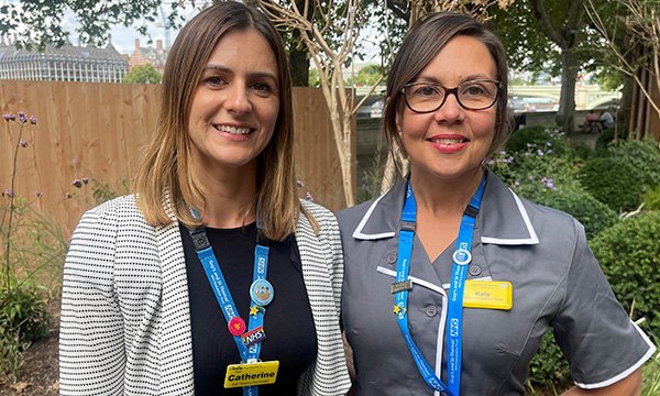 Kate Price (right) and Catherine Lacey run one-hour sessions at the Good Grief Café at Guy’s and St Thomas’ Hospital in London