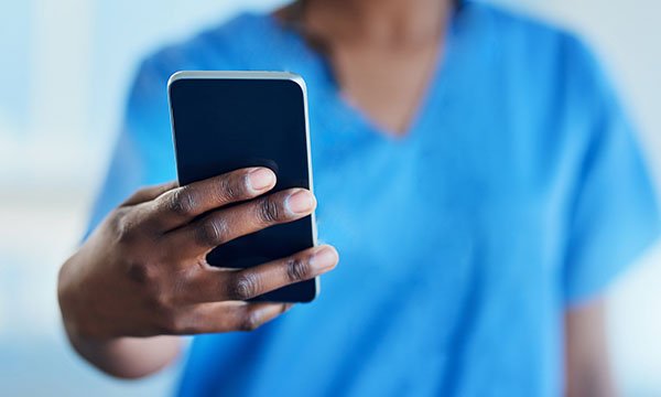 Apps and smartphones can help nurses at work