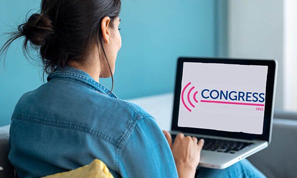 Nurse prepares to view RCN congress 2021 online