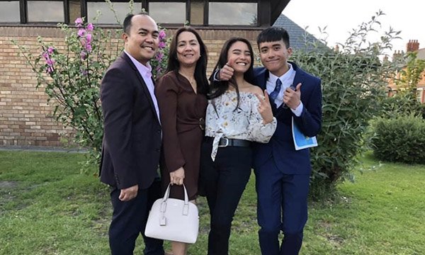 Manalo family before the death of nurse and father Zaldy