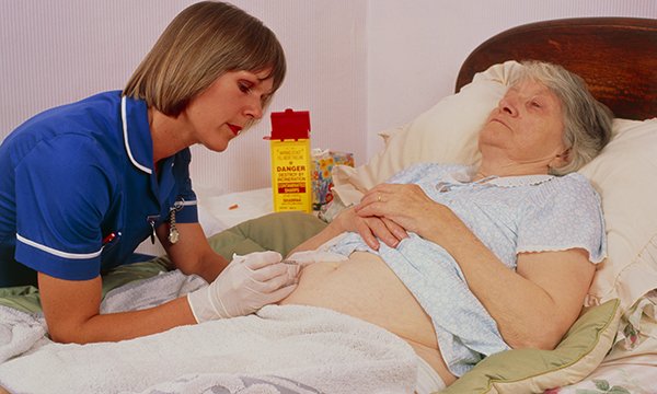 District_nurse_abdominal_injection