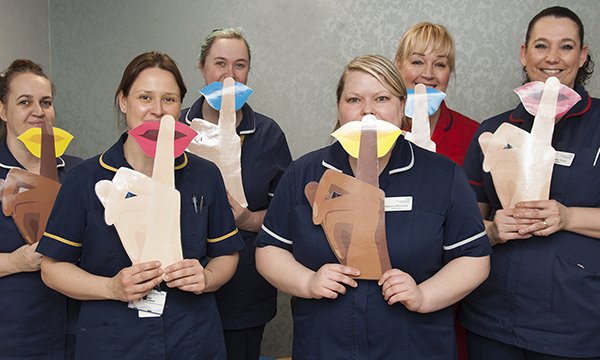 nurses promote the Shh campaign