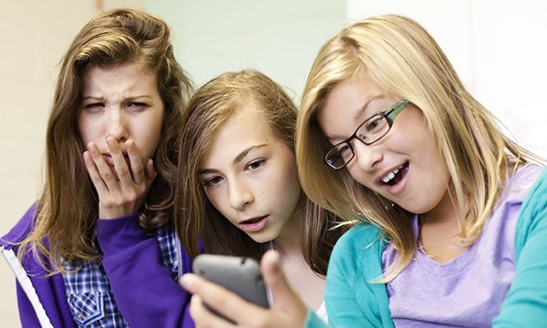 Smartphone teens