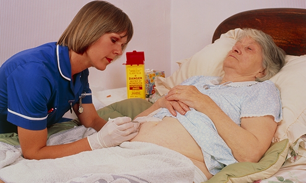 District_nurse_abdominal_injection
