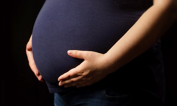 obese pregnant woman