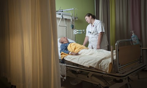 Managing symptoms at the end of life: a guide for non-palliative care nurses